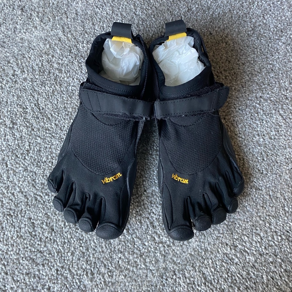 Vibram five fingers KSO - womens toe shoes - size 40